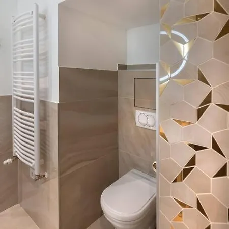 Orangehomes Luxury Next To Gellert Hill Apartment